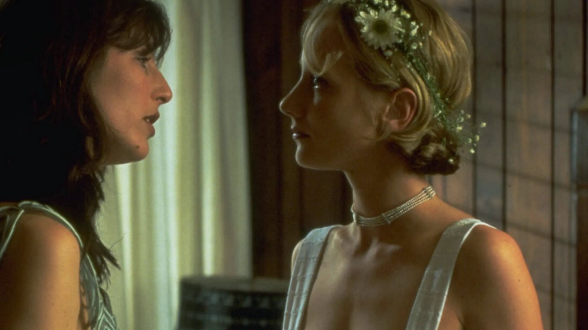 Best friends Amelia and Laura drift apart as Laura gets engaged and Amelia starts a complicated romance (Image via Apple TV+)
